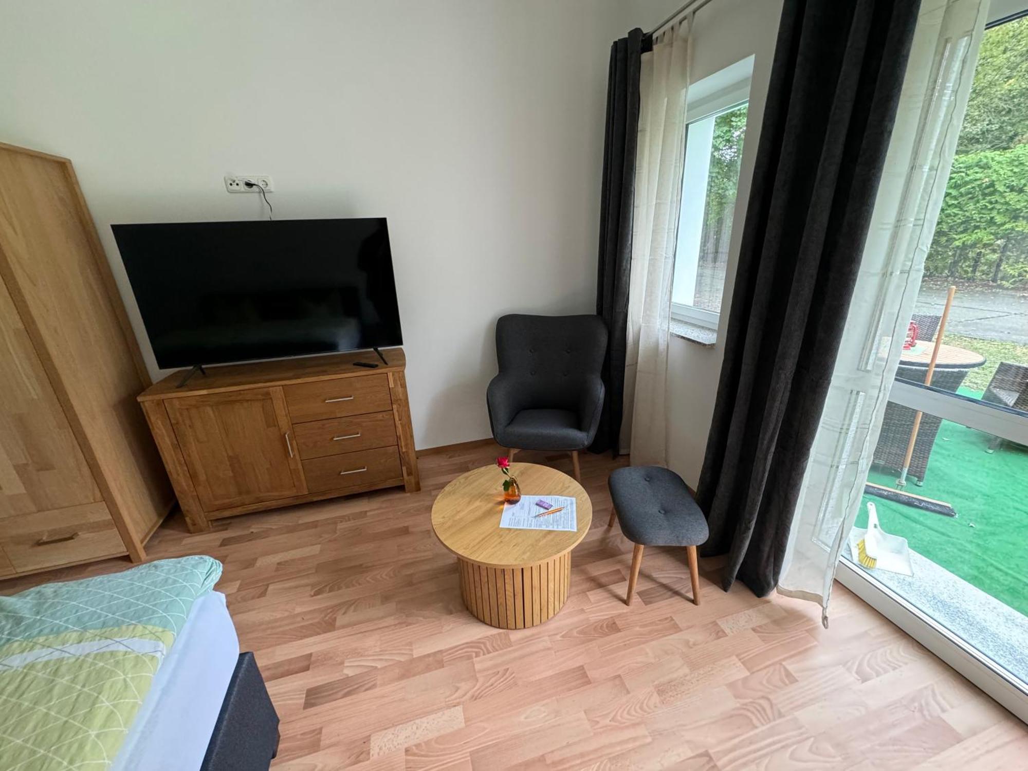 Bed & Breakfast Am Waldguertel 福斯特 外观 照片
